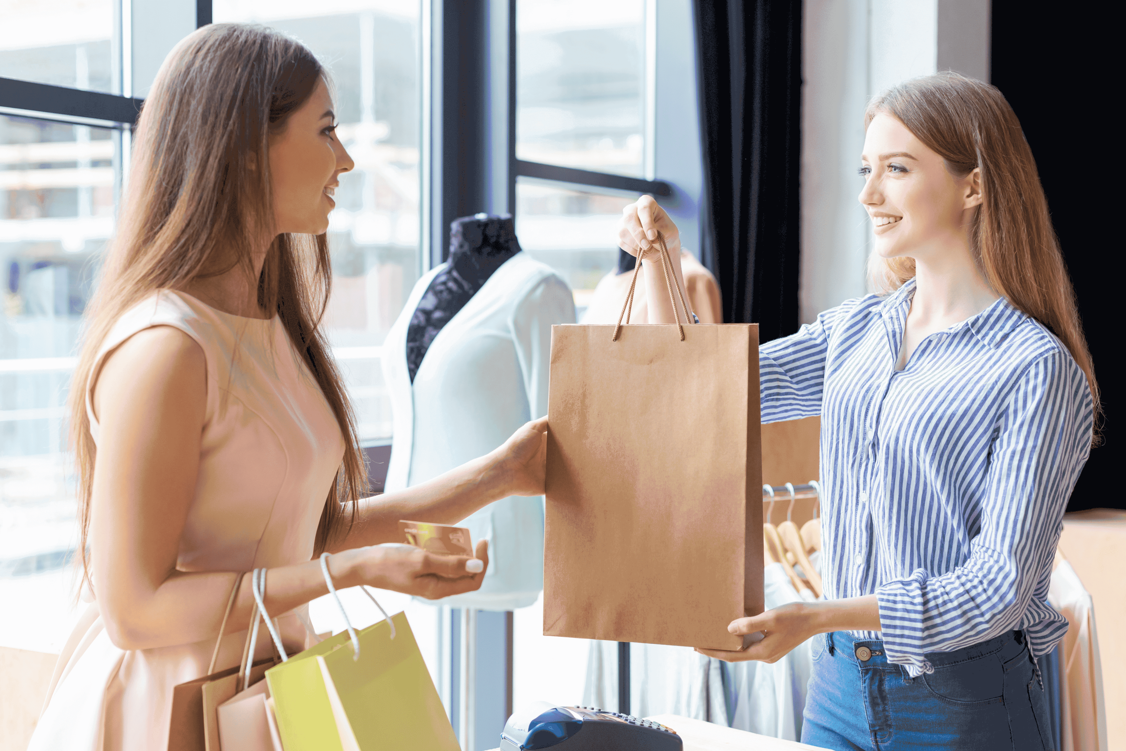 retail-employee-checkout